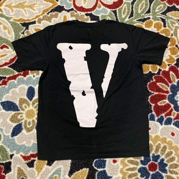 VLONE Black Tee with Grey V Logo - Picture 1 of 2